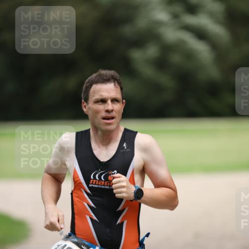 30.08.2026 - Elbe Triathlon Hamburg Antke Förster http://msf.ph/oto/10108966 30.08.2026 15:03:43 Laufen 148, 2 meine-sportfotos.de
