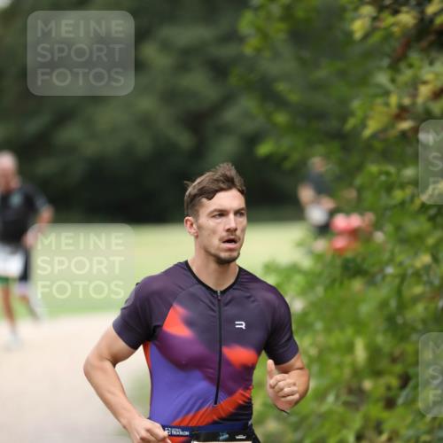 30.08.2026 - Elbe Triathlon Hamburg Antke Förster http://msf.ph/oto/10108976 30.08.2026 15:03:58 Laufen 128, 2, 4 meine-sportfotos.de
