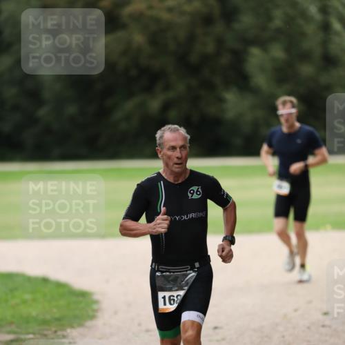 30.08.2026 - Elbe Triathlon Hamburg Antke Förster http://msf.ph/oto/10108982 30.08.2026 15:04:03 Laufen 610, 168 meine-sportfotos.de