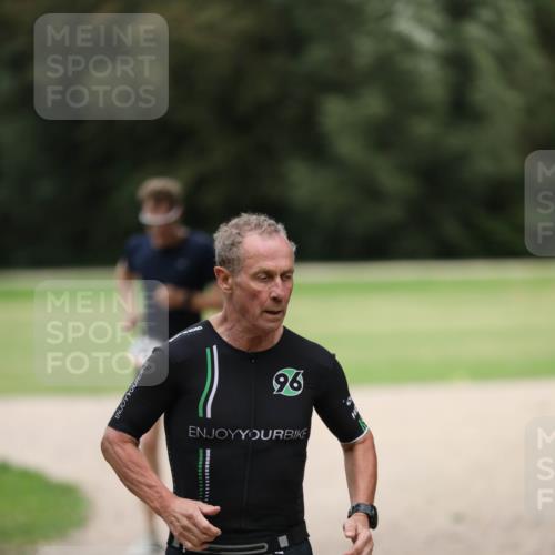 30.08.2026 - Elbe Triathlon Hamburg Antke Förster http://msf.ph/oto/10108986 30.08.2026 15:04:04 Laufen 10, 96 meine-sportfotos.de