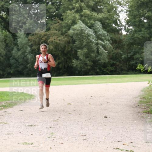 30.08.2026 - Elbe Triathlon Hamburg Antke Förster http://msf.ph/oto/10108989 30.08.2026 15:33:00 Laufen  meine-sportfotos.de