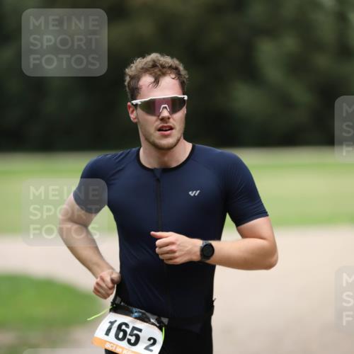 30.08.2026 - Elbe Triathlon Hamburg Antke Förster http://msf.ph/oto/10108996 30.08.2026 15:04:08 Laufen 165, 2 meine-sportfotos.de
