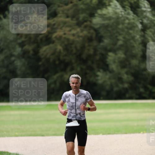 30.08.2026 - Elbe Triathlon Hamburg Antke Förster http://msf.ph/oto/10109000 30.08.2026 15:04:27 Laufen  meine-sportfotos.de