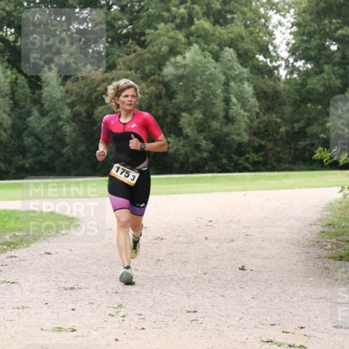 30.08.2026 - Elbe Triathlon Hamburg Antke Förster http://msf.ph/oto/10109003 30.08.2026 15:34:53 Laufen 175, 3 meine-sportfotos.de