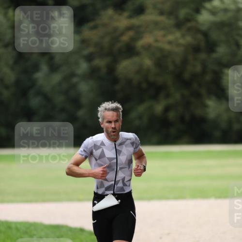 30.08.2026 - Elbe Triathlon Hamburg Antke Förster http://msf.ph/oto/10109004 30.08.2026 15:04:28 Laufen  meine-sportfotos.de