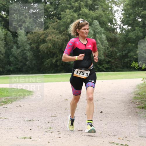 30.08.2026 - Elbe Triathlon Hamburg Antke Förster http://msf.ph/oto/10109005 30.08.2026 15:34:54 Laufen 175, 3 meine-sportfotos.de