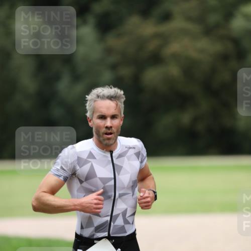30.08.2026 - Elbe Triathlon Hamburg Antke Förster http://msf.ph/oto/10109008 30.08.2026 15:04:29 Laufen  meine-sportfotos.de