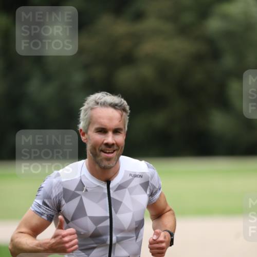 30.08.2026 - Elbe Triathlon Hamburg Antke Förster http://msf.ph/oto/10109010 30.08.2026 15:04:30 Laufen  meine-sportfotos.de