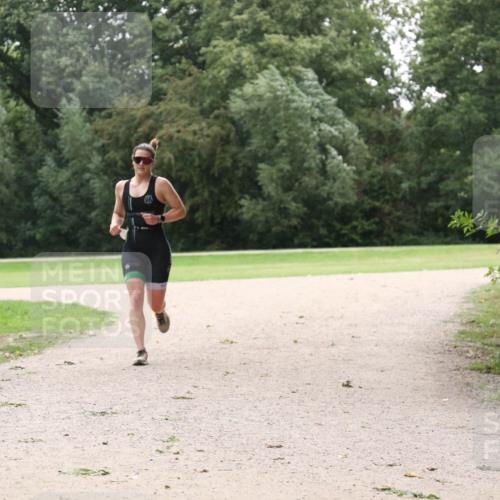 30.08.2026 - Elbe Triathlon Hamburg Antke Förster http://msf.ph/oto/10109011 30.08.2026 15:37:10 Laufen  meine-sportfotos.de
