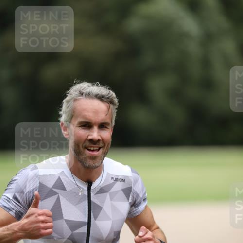 30.08.2026 - Elbe Triathlon Hamburg Antke Förster http://msf.ph/oto/10109012 30.08.2026 15:04:30 Laufen  meine-sportfotos.de