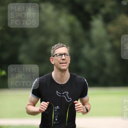 30.08.2026 - Elbe Triathlon Hamburg Antke Förster http://msf.ph/oto/10109022 30.08.2026 15:04:55 Laufen 7111, 1522 meine-sportfotos.de