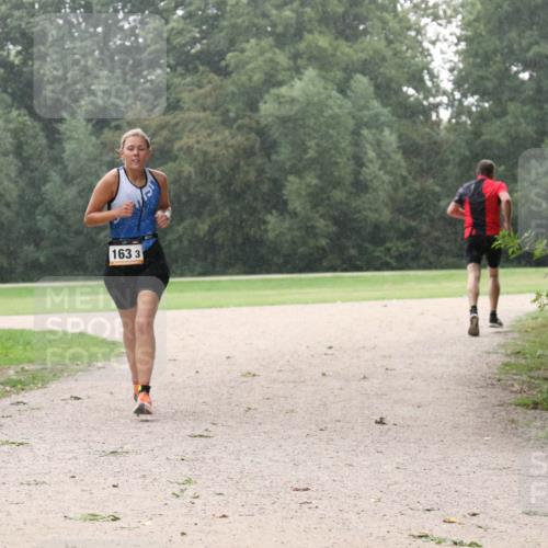 30.08.2026 - Elbe Triathlon Hamburg Antke Förster http://msf.ph/oto/10109025 30.08.2026 15:38:55 Laufen 163, 3 meine-sportfotos.de
