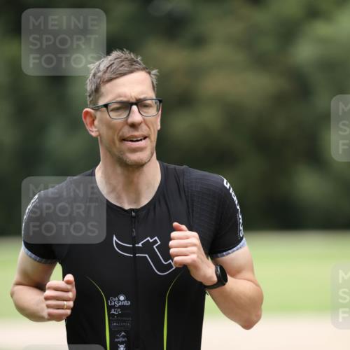 30.08.2026 - Elbe Triathlon Hamburg Antke Förster http://msf.ph/oto/10109026 30.08.2026 15:04:55 Laufen 1522 meine-sportfotos.de