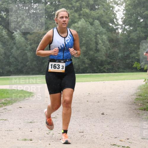 30.08.2026 - Elbe Triathlon Hamburg Antke Förster http://msf.ph/oto/10109031 30.08.2026 15:38:57 Laufen 163, 3 meine-sportfotos.de