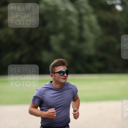 30.08.2026 - Elbe Triathlon Hamburg Antke Förster http://msf.ph/oto/10109050 30.08.2026 15:06:10 Laufen 146, 2 meine-sportfotos.de