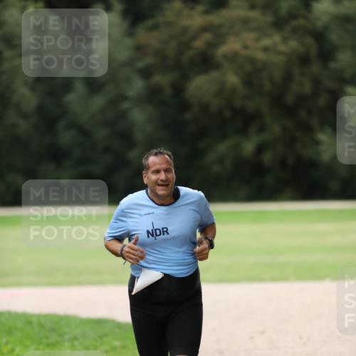 30.08.2026 - Elbe Triathlon Hamburg Antke Förster http://msf.ph/oto/10109056 30.08.2026 15:06:47 Laufen  meine-sportfotos.de