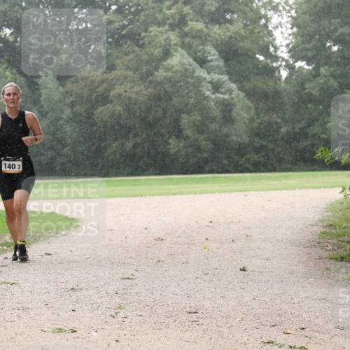 30.08.2026 - Elbe Triathlon Hamburg Antke Förster http://msf.ph/oto/10109061 30.08.2026 15:39:47 Laufen 140, 3 meine-sportfotos.de