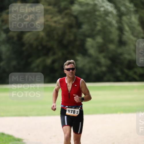 30.08.2026 - Elbe Triathlon Hamburg Antke Förster http://msf.ph/oto/10109082 30.08.2026 15:07:17 Laufen 178, 2 meine-sportfotos.de