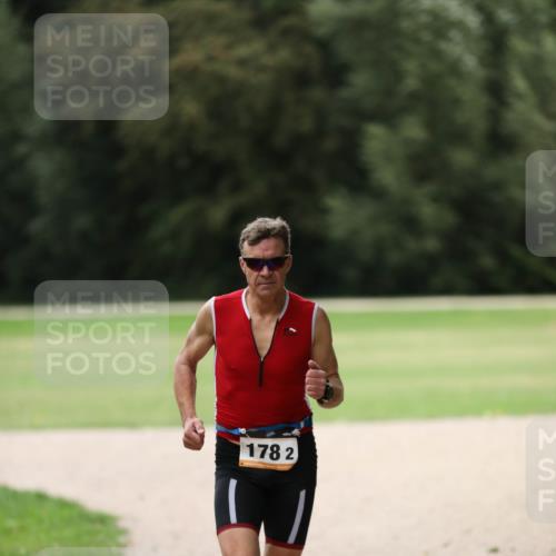 30.08.2026 - Elbe Triathlon Hamburg Antke Förster http://msf.ph/oto/10109084 30.08.2026 15:07:18 Laufen 178, 2 meine-sportfotos.de