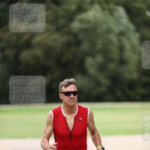 30.08.2026 - Elbe Triathlon Hamburg Antke Förster http://msf.ph/oto/10109086 30.08.2026 15:07:19 Laufen 178, 2 meine-sportfotos.de