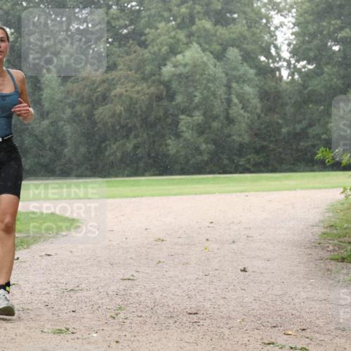 30.08.2026 - Elbe Triathlon Hamburg Antke Förster http://msf.ph/oto/10109089 30.08.2026 15:40:45 Laufen 149, 3 meine-sportfotos.de