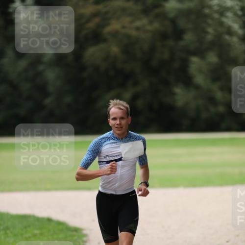 30.08.2026 - Elbe Triathlon Hamburg Antke Förster http://msf.ph/oto/10109096 30.08.2026 15:07:32 Laufen  meine-sportfotos.de
