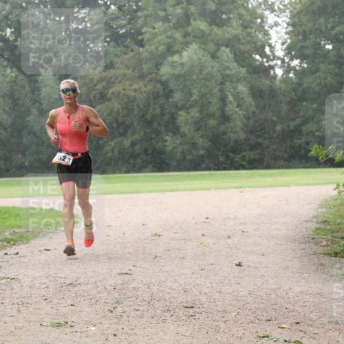 30.08.2026 - Elbe Triathlon Hamburg Antke Förster http://msf.ph/oto/10109099 30.08.2026 15:41:22 Laufen 152, 3 meine-sportfotos.de