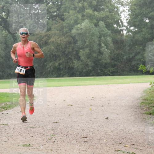30.08.2026 - Elbe Triathlon Hamburg Antke Förster http://msf.ph/oto/10109101 30.08.2026 15:41:23 Laufen 152, 3 meine-sportfotos.de