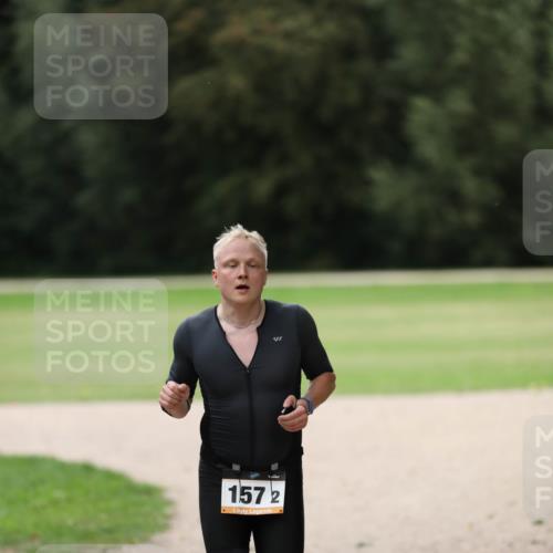 30.08.2026 - Elbe Triathlon Hamburg Antke Förster http://msf.ph/oto/10109110 30.08.2026 15:07:57 Laufen 41, 1572 meine-sportfotos.de