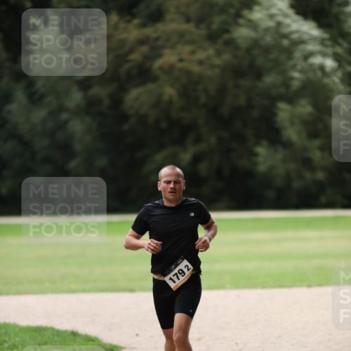 30.08.2026 - Elbe Triathlon Hamburg Antke Förster http://msf.ph/oto/10109118 30.08.2026 15:08:52 Laufen 179, 2 meine-sportfotos.de