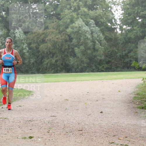 30.08.2026 - Elbe Triathlon Hamburg Antke Förster http://msf.ph/oto/10109145 30.08.2026 15:43:06 Laufen 135, 3 meine-sportfotos.de