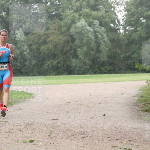 30.08.2026 - Elbe Triathlon Hamburg Antke Förster http://msf.ph/oto/10109147 30.08.2026 15:43:06 Laufen 135, 3 meine-sportfotos.de