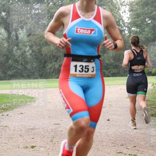 30.08.2026 - Elbe Triathlon Hamburg Antke Förster http://msf.ph/oto/10109155 30.08.2026 15:43:08 Laufen 1353 meine-sportfotos.de