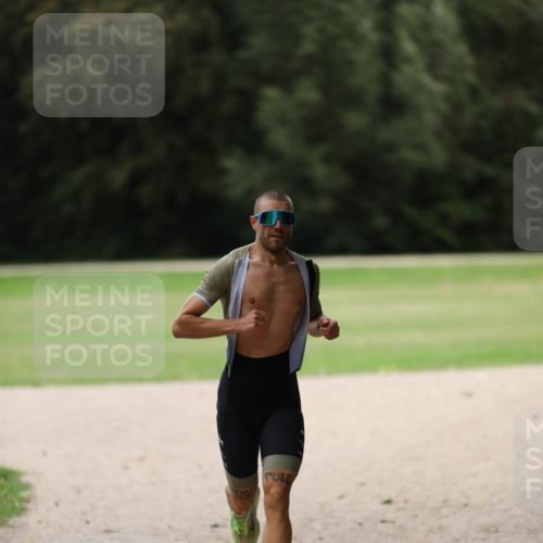 30.08.2026 - Elbe Triathlon Hamburg Antke Förster http://msf.ph/oto/10109160 30.08.2026 15:10:25 Laufen  meine-sportfotos.de