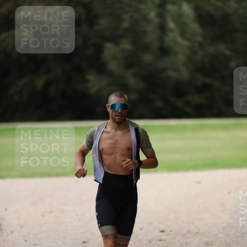 30.08.2026 - Elbe Triathlon Hamburg Antke Förster http://msf.ph/oto/10109162 30.08.2026 15:10:25 Laufen 9 meine-sportfotos.de