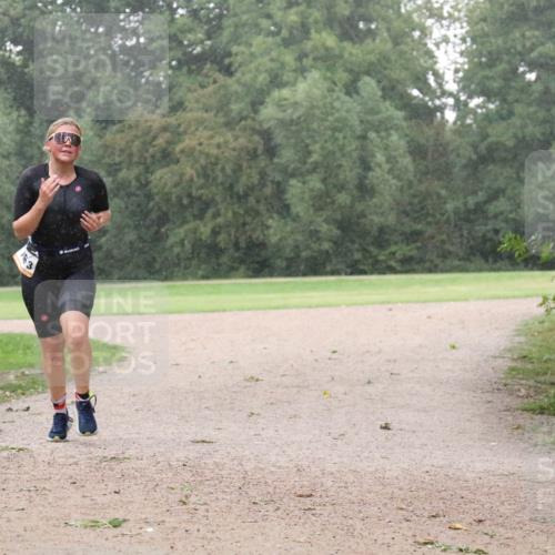 30.08.2026 - Elbe Triathlon Hamburg Antke Förster http://msf.ph/oto/10109173 30.08.2026 15:44:00 Laufen 3 meine-sportfotos.de