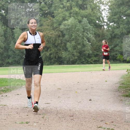 30.08.2026 - Elbe Triathlon Hamburg Antke Förster http://msf.ph/oto/10109187 30.08.2026 15:44:52 Laufen 3 meine-sportfotos.de