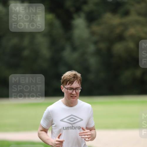 30.08.2026 - Elbe Triathlon Hamburg Antke Förster http://msf.ph/oto/10109188 30.08.2026 15:11:08 Laufen 132, 2, 10 meine-sportfotos.de