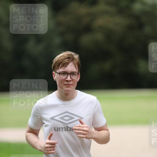 30.08.2026 - Elbe Triathlon Hamburg Antke Förster http://msf.ph/oto/10109190 30.08.2026 15:11:08 Laufen 322, 10 meine-sportfotos.de