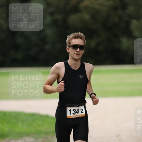 30.08.2026 - Elbe Triathlon Hamburg Antke Förster http://msf.ph/oto/10109198 30.08.2026 15:11:13 Laufen 1342, 3 meine-sportfotos.de