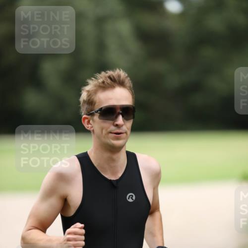 30.08.2026 - Elbe Triathlon Hamburg Antke Förster http://msf.ph/oto/10109202 30.08.2026 15:11:14 Laufen 1342, 3 meine-sportfotos.de