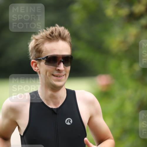 30.08.2026 - Elbe Triathlon Hamburg Antke Förster http://msf.ph/oto/10109204 30.08.2026 15:11:15 Laufen 1342, 3 meine-sportfotos.de