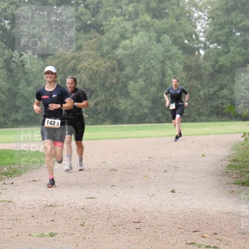 30.08.2026 - Elbe Triathlon Hamburg Antke Förster http://msf.ph/oto/10109209 30.08.2026 15:46:18 Laufen 142, 3 meine-sportfotos.de