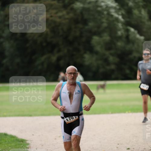 30.08.2026 - Elbe Triathlon Hamburg Antke Förster http://msf.ph/oto/10109218 30.08.2026 15:12:45 Laufen 1702, 1410 meine-sportfotos.de