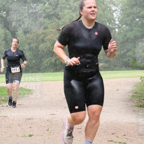 30.08.2026 - Elbe Triathlon Hamburg Antke Förster http://msf.ph/oto/10109221 30.08.2026 15:46:23 Laufen 171, 3 meine-sportfotos.de
