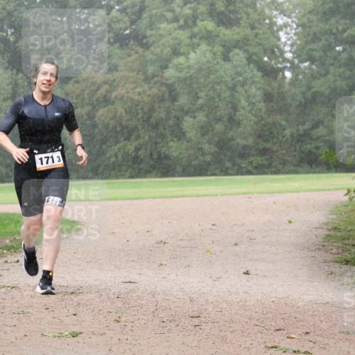 30.08.2026 - Elbe Triathlon Hamburg Antke Förster http://msf.ph/oto/10109225 30.08.2026 15:46:24 Laufen 1713 meine-sportfotos.de