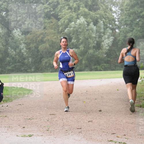 30.08.2026 - Elbe Triathlon Hamburg Antke Förster http://msf.ph/oto/10109271 30.08.2026 15:48:29 Laufen 1343 meine-sportfotos.de