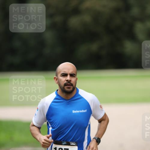 30.08.2026 - Elbe Triathlon Hamburg Antke Förster http://msf.ph/oto/10109272 30.08.2026 15:16:15 Laufen 137, 2 meine-sportfotos.de