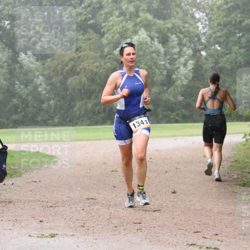 30.08.2026 - Elbe Triathlon Hamburg Antke Förster http://msf.ph/oto/10109273 30.08.2026 15:48:30 Laufen 1343 meine-sportfotos.de