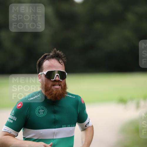 30.08.2026 - Elbe Triathlon Hamburg Antke Förster http://msf.ph/oto/10109300 30.08.2026 15:19:58 Laufen 1302 meine-sportfotos.de